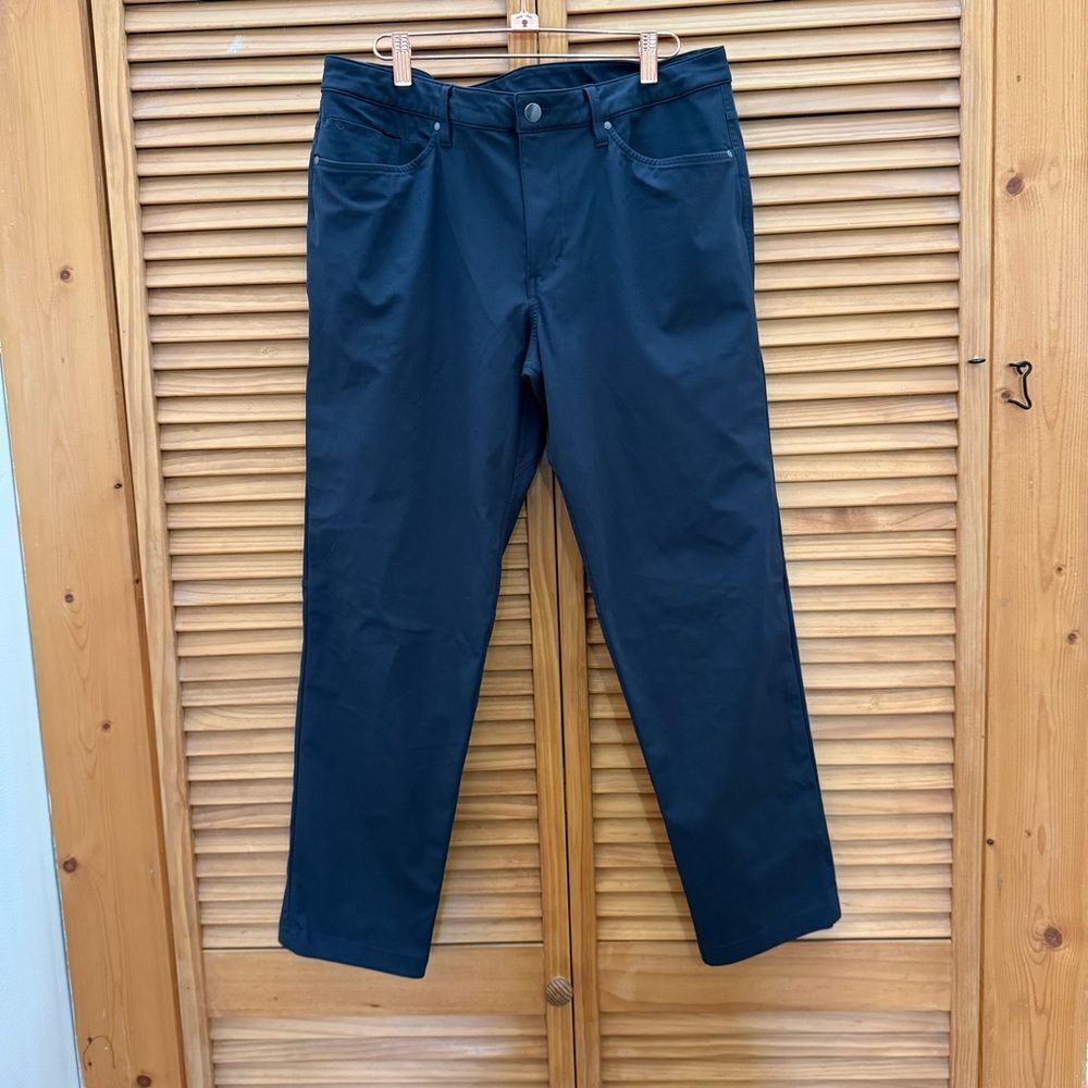 Lululemon men’s black trousers size 34